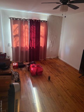 806 Waring Avenue, Bronx, NY 10467