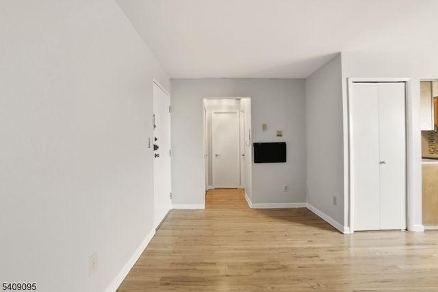 310 70Th St 1D, Guttenberg Town, NJ 07093