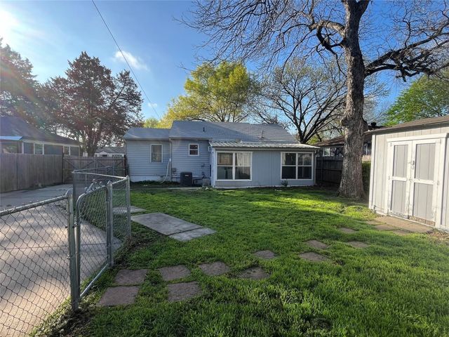 4816 Sherwood Drive, River Oaks, TX 76114