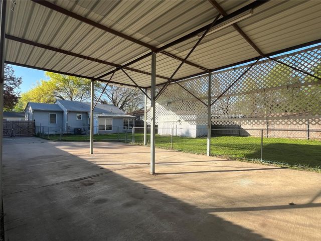 4816 Sherwood Drive, River Oaks, TX 76114