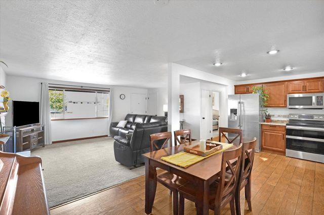 6817 N Standard St, Spokane, WA 99208