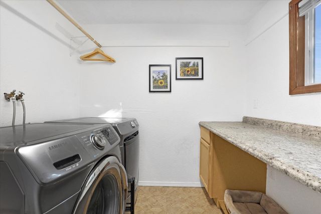 6817 N Standard St, Spokane, WA 99208