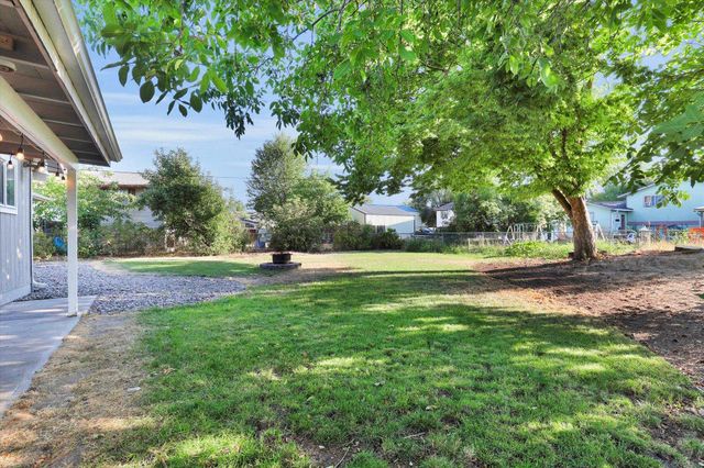 6817 N Standard St, Spokane, WA 99208