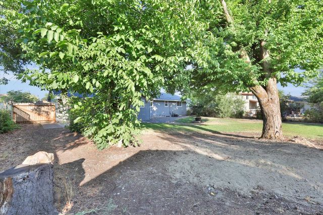 6817 N Standard St, Spokane, WA 99208