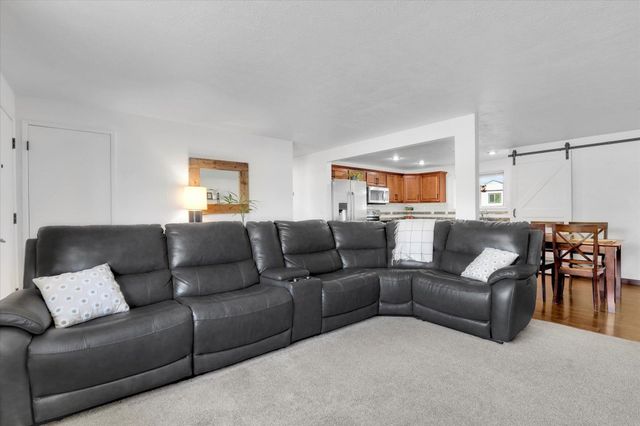 6817 N Standard St, Spokane, WA 99208