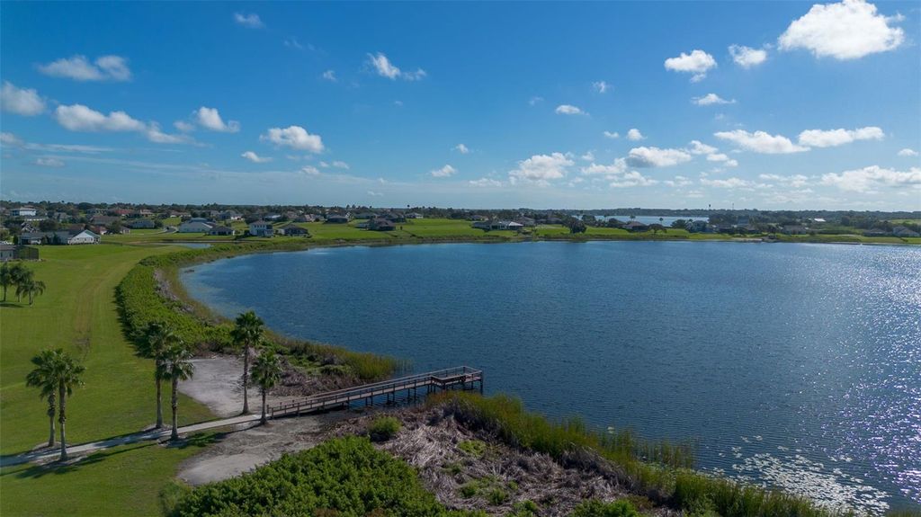 Image 18 of property listing at 366 ADAMS VIEW LANE, Auburndale, FL 33823