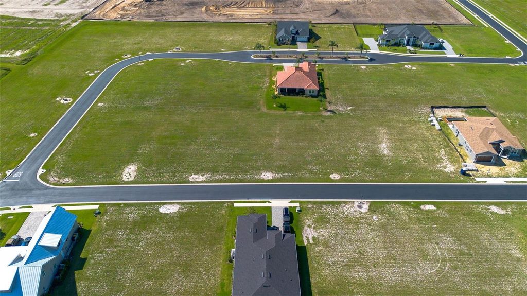 Image 20 of property listing at 366 ADAMS VIEW LANE, Auburndale, FL 33823