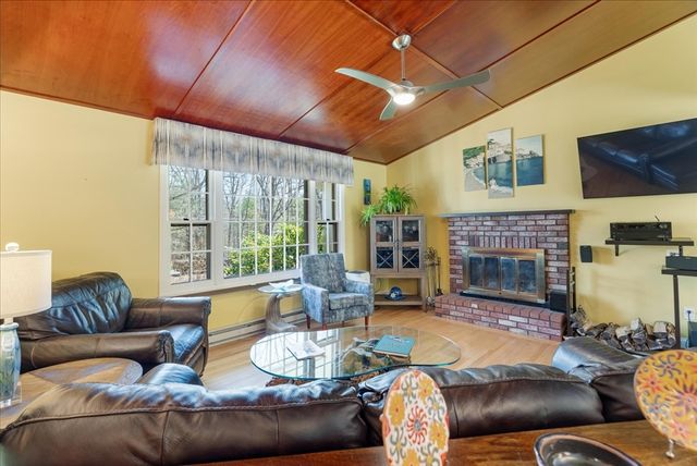 138 Benjamin Rd, Shirley, MA 01464