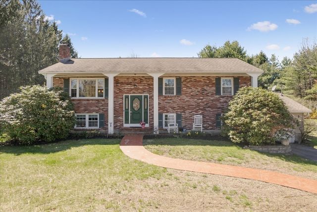 138 Benjamin Rd, Shirley, MA 01464