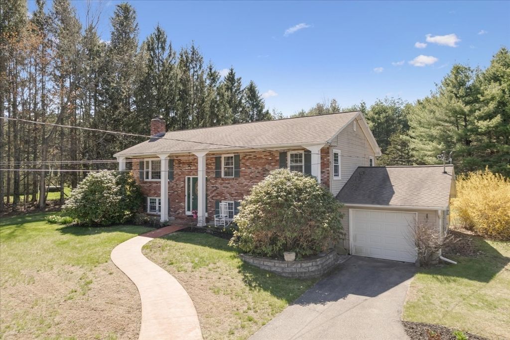 138 Benjamin Rd, Shirley, MA 01464