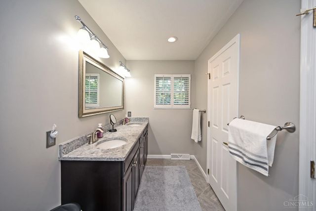 6205 Hickory Ridge Drive, Miami Twp, OH 45140