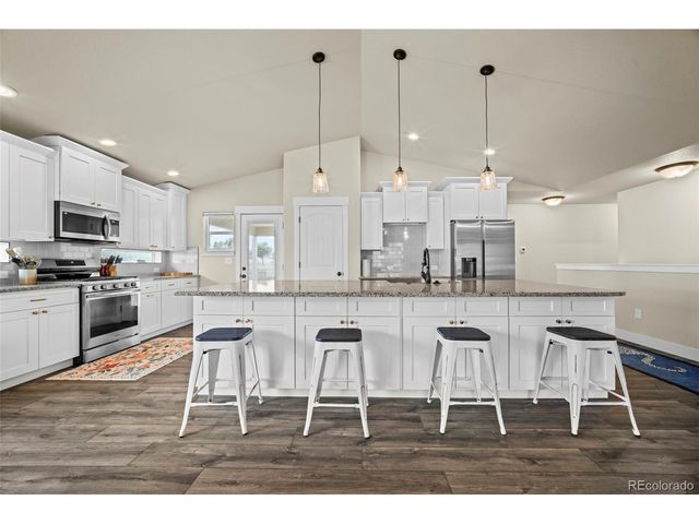 5545 Drake Way, Longmont, CO 80504