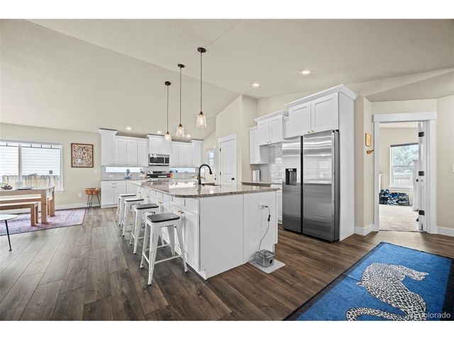 5545 Drake Way, Longmont, CO 80504