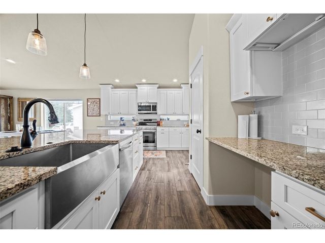 5545 Drake Way, Longmont, CO 80504