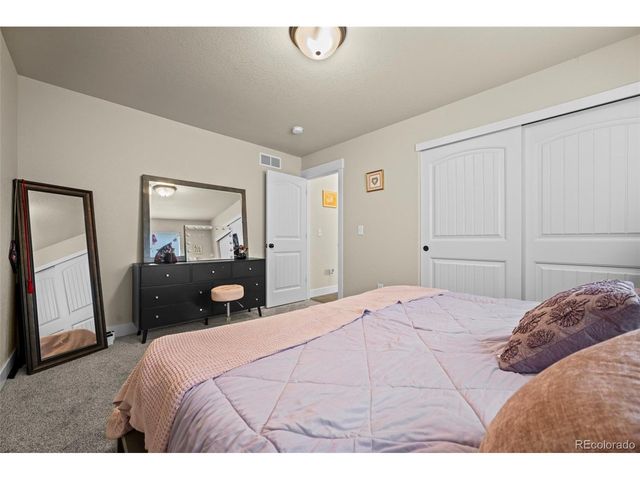 5545 Drake Way, Longmont, CO 80504