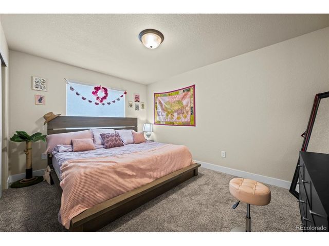 5545 Drake Way, Longmont, CO 80504