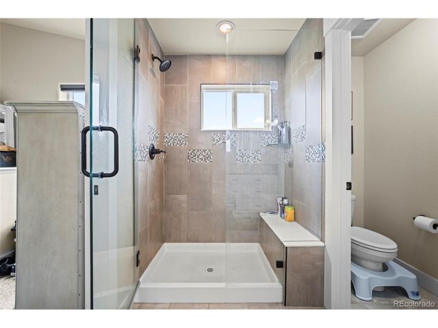 5545 Drake Way, Longmont, CO 80504