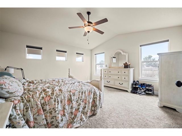 5545 Drake Way, Longmont, CO 80504