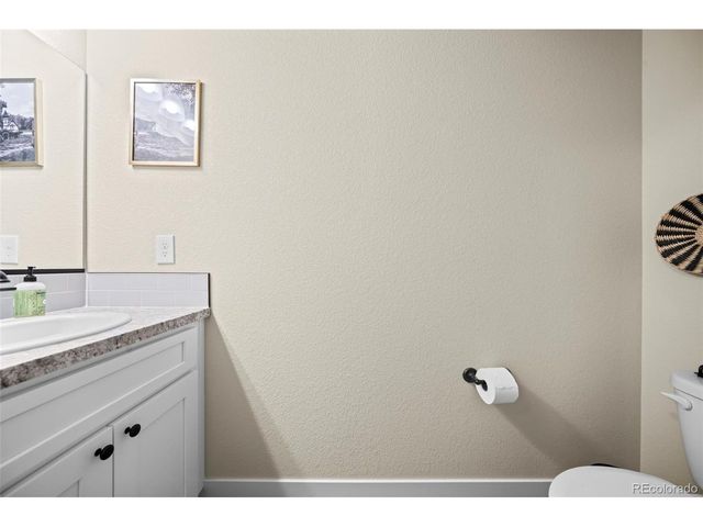 5545 Drake Way, Longmont, CO 80504
