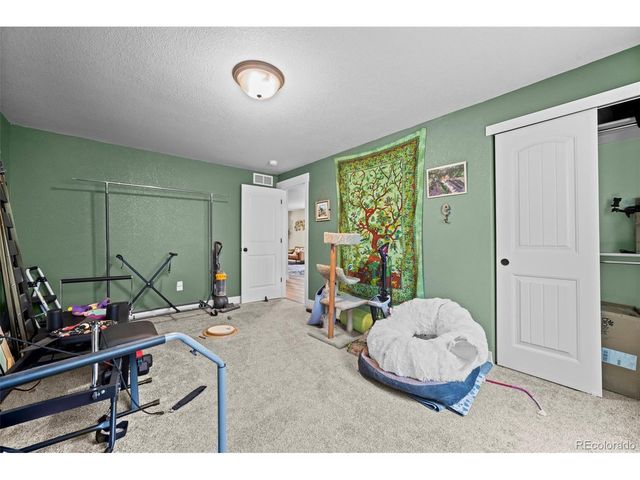 5545 Drake Way, Longmont, CO 80504