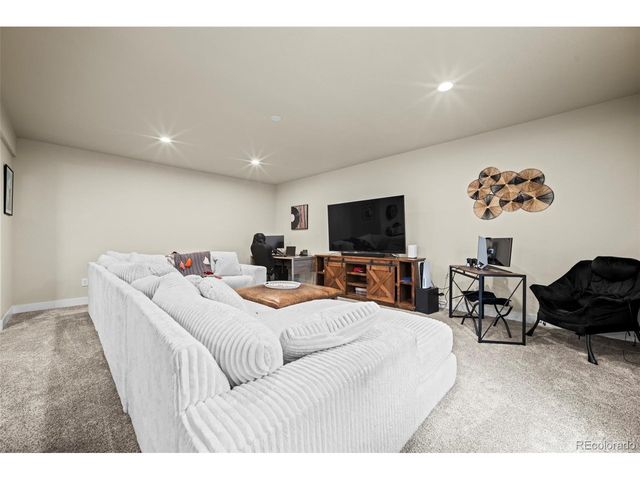 5545 Drake Way, Longmont, CO 80504