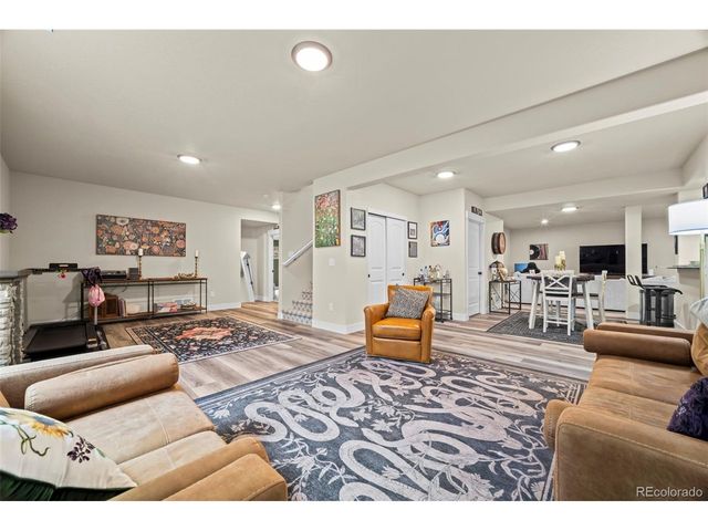 5545 Drake Way, Longmont, CO 80504