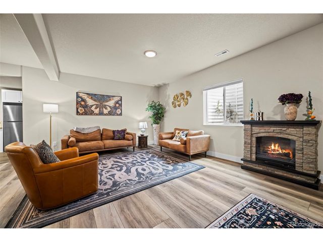 5545 Drake Way, Longmont, CO 80504