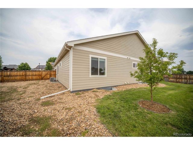 5545 Drake Way, Longmont, CO 80504