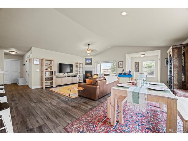 5545 Drake Way, Longmont, CO 80504