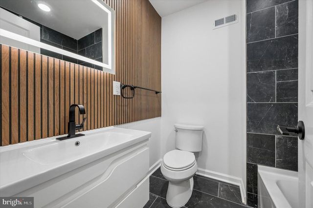 5539 PINE ST, Philadelphia, PA 19143