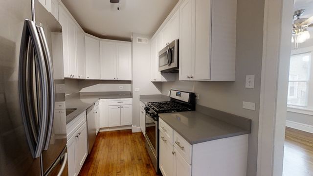 309 W Harrison Street 3E, Oak Park, IL 60304