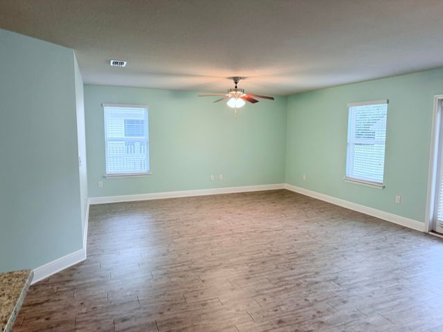 597 Fanny Ann Way, Freeport, FL 32439