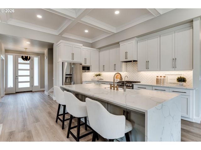 2082 GOLFVIEW Ct, Eugene, OR 97403