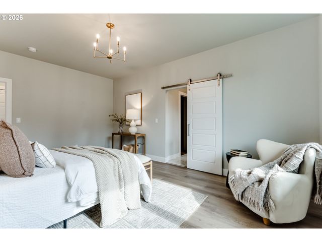 2082 GOLFVIEW Ct, Eugene, OR 97403