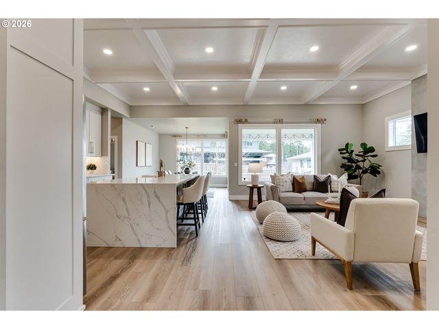 2082 GOLFVIEW Ct, Eugene, OR 97403