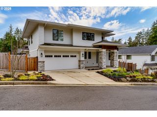 2082 GOLFVIEW Ct, Eugene, OR 97403