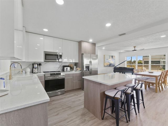 520 BAYWOOD DRIVE S, Dunedin, FL 34698