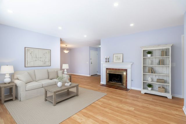 49 Stanton Court A1, Schaumburg, IL 60193