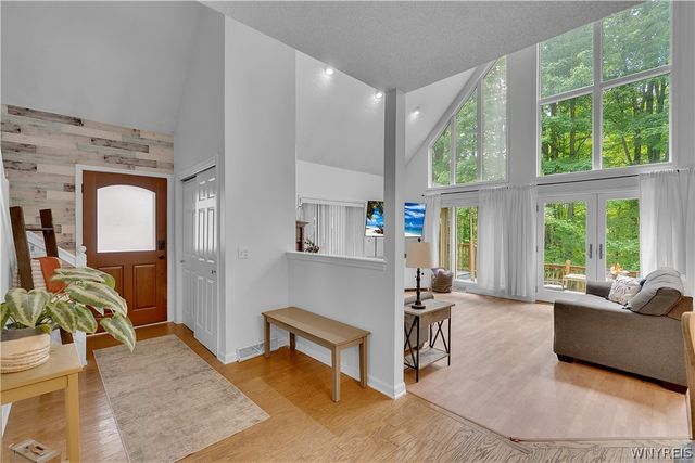 12940 Sanders Hill Road, Holland, NY 14080