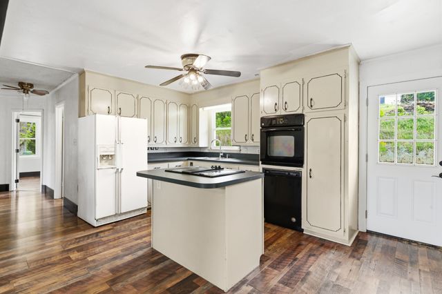 4187 Booker Farm Rd, Hampshire, TN 38461