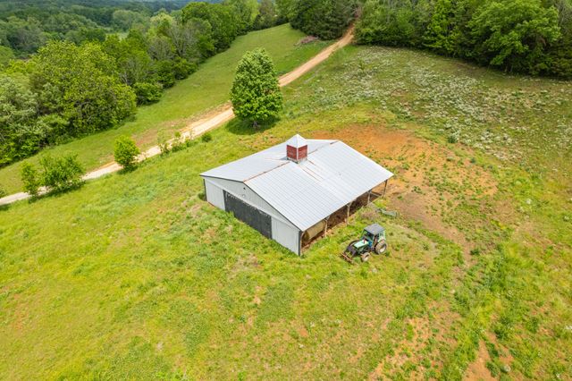 4187 Booker Farm Rd, Hampshire, TN 38461
