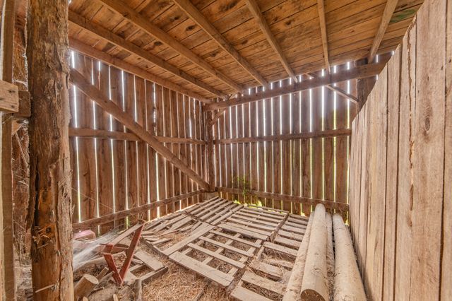 4187 Booker Farm Rd, Hampshire, TN 38461
