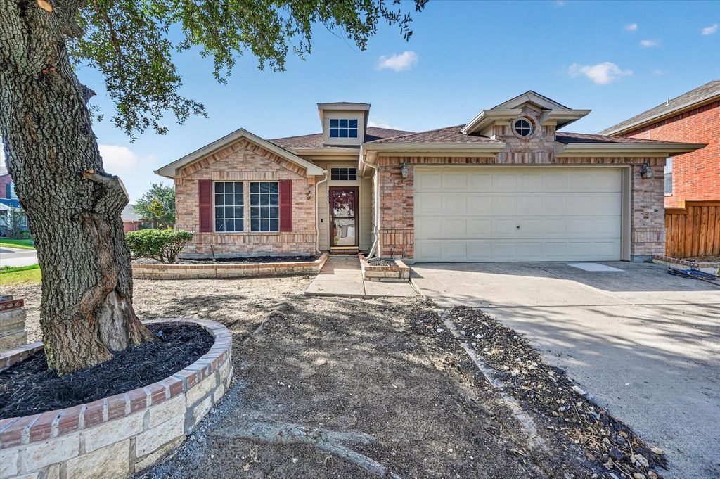 3203 Yeltes, Grand Prairie, TX 75054 — exterior