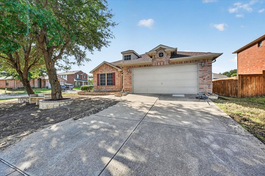 3203 Yeltes, Grand Prairie, TX 75054 — photo 2