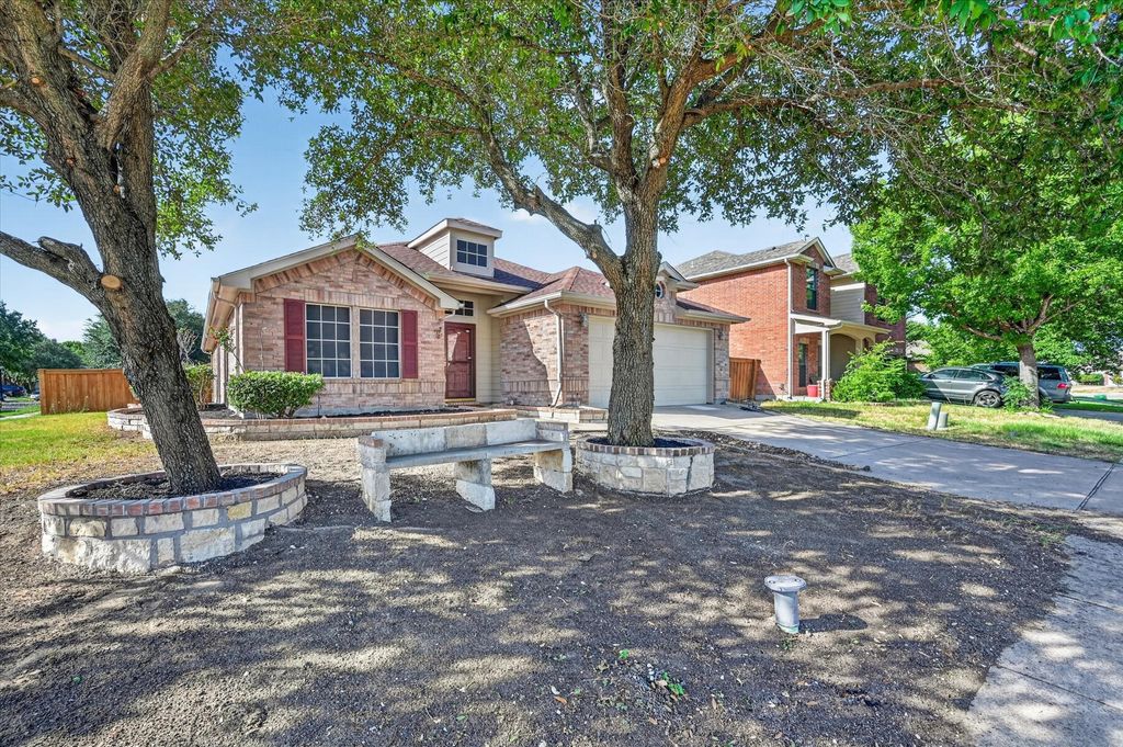 3203 Yeltes, Grand Prairie, TX 75054 — photo 3
