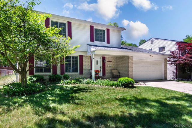 21581 Birchwood Street N, Farmington, MI 48336