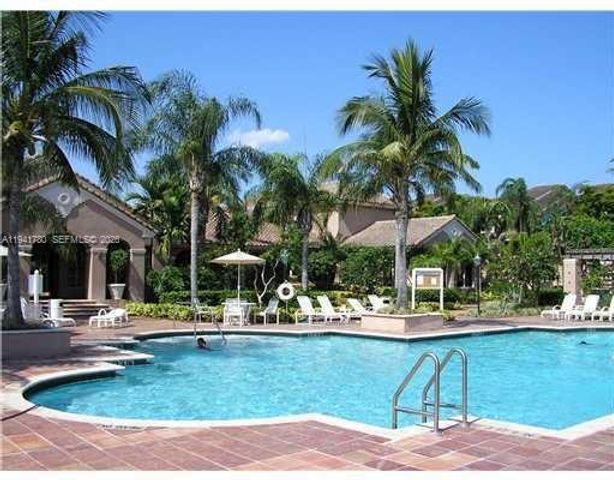 12142 Saint Andrews Place 306, Miramar, FL 33025