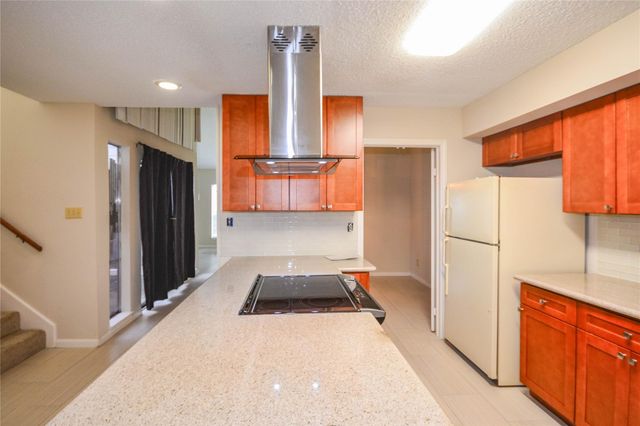 9262 Westwood Village Drive, Houston, TX 77036