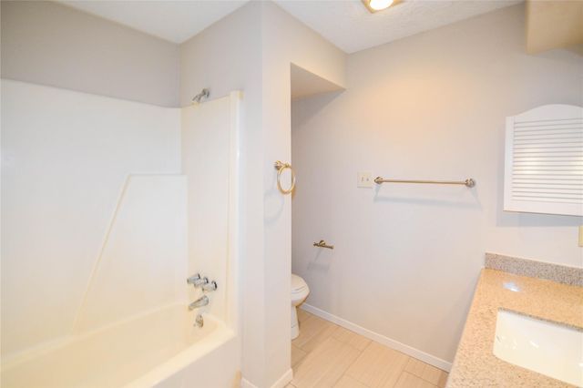 9262 Westwood Village Drive, Houston, TX 77036
