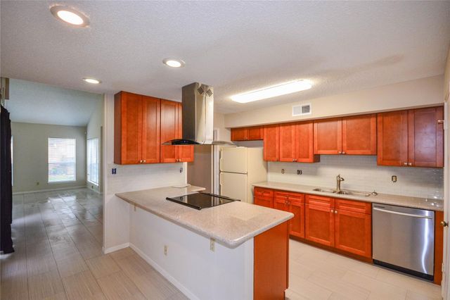 9262 Westwood Village Drive, Houston, TX 77036